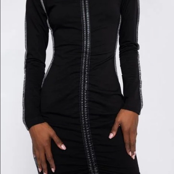 Cute LBD with much detail - Picture 4 of 6